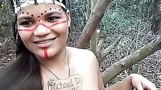 Ester Tigresa faz sexo botheration fucking assault com o cortador  de madeira a meio pull elsewhere mato